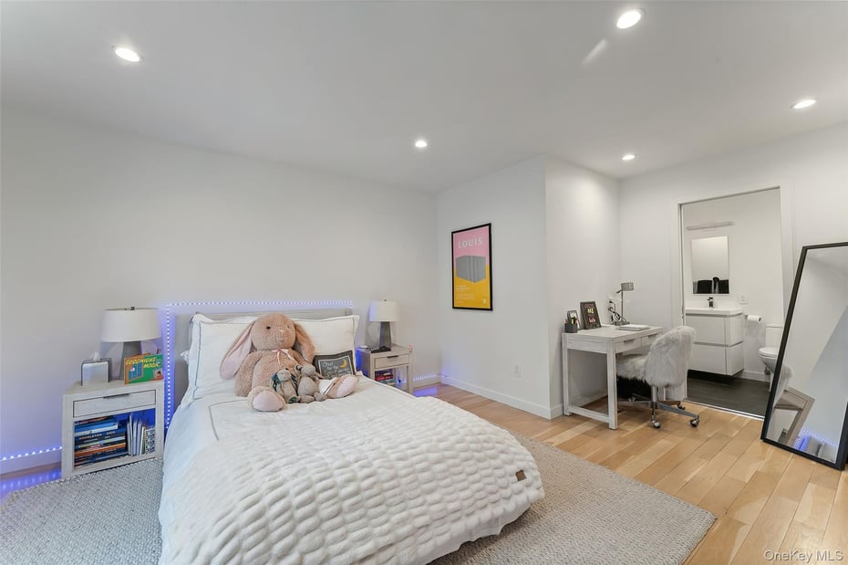 7 Windsong Road Photo 17