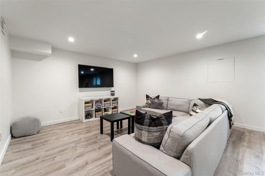 7 Windsong Road Photo 21