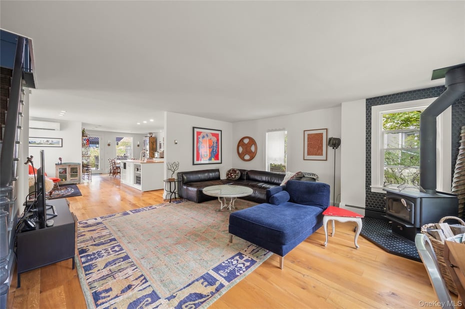 381 Northern Boulevard Photo 14