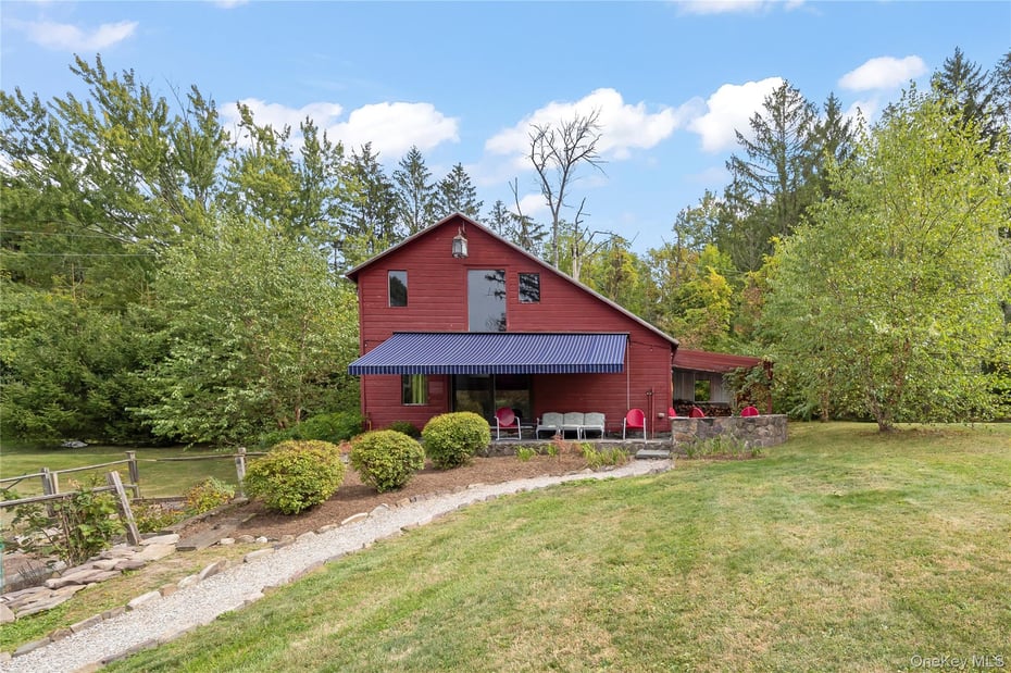 381 Northern Boulevard Photo 25