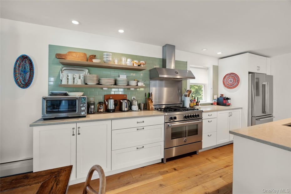 381 Northern Boulevard Photo 10