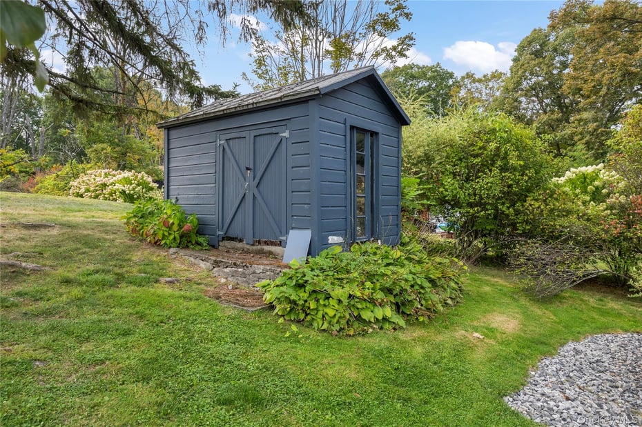 381 Northern Boulevard Photo 24