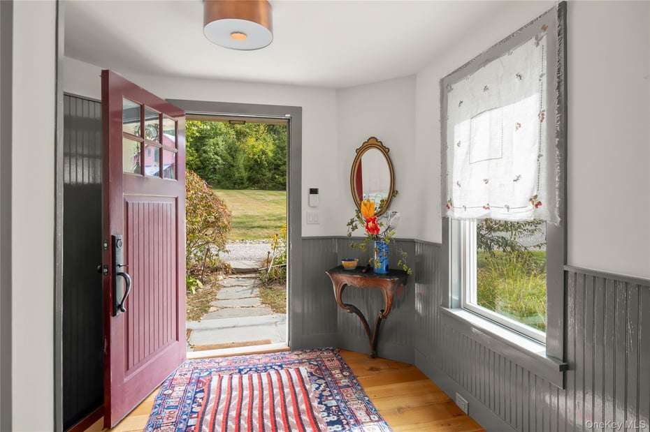 381 Northern Boulevard Photo 6