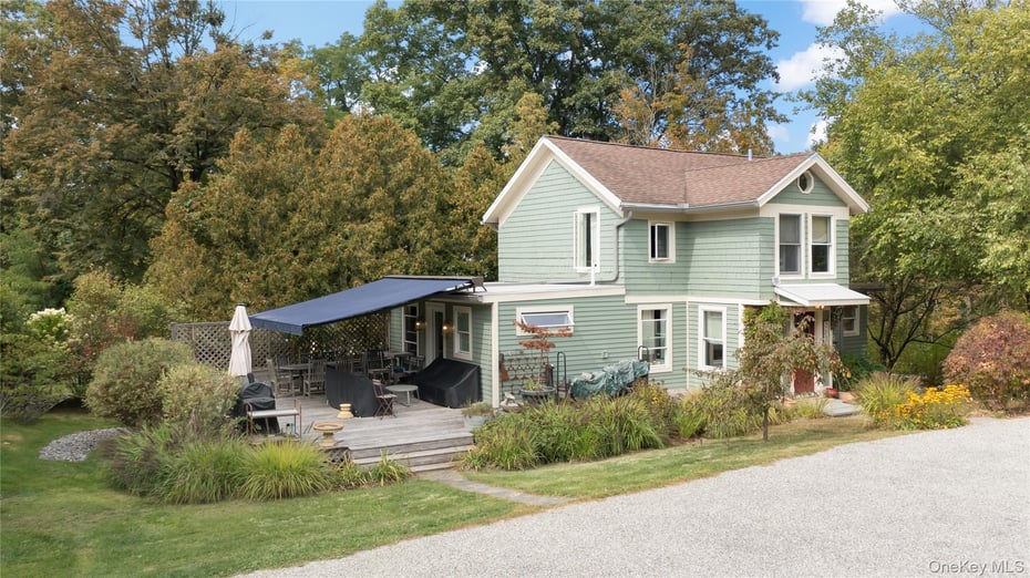 381 Northern Boulevard Photo 2