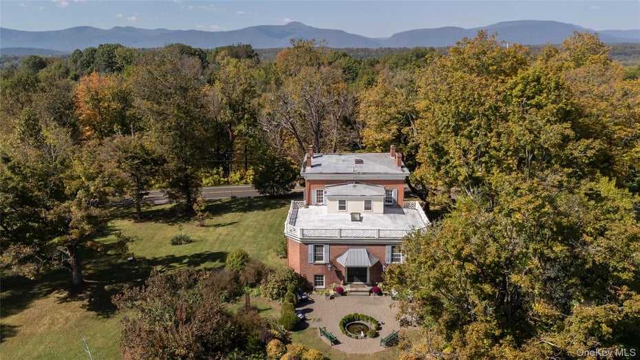 1281 Woods Road Photo 1