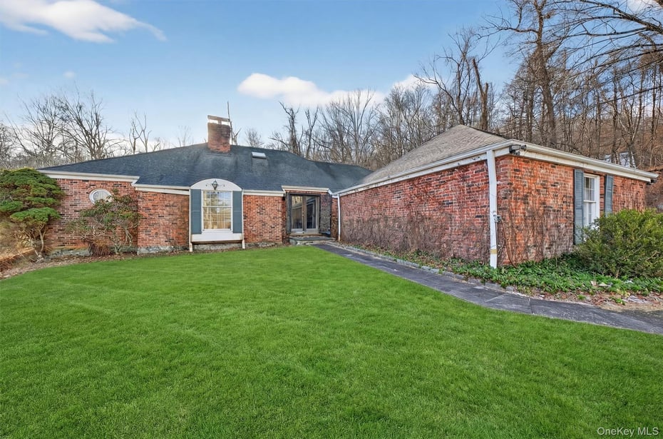 57 Hilltop Drive Photo 2