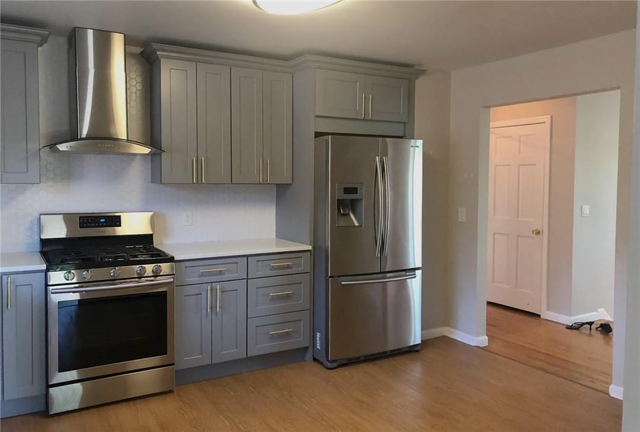76 Perry Place Photo 2