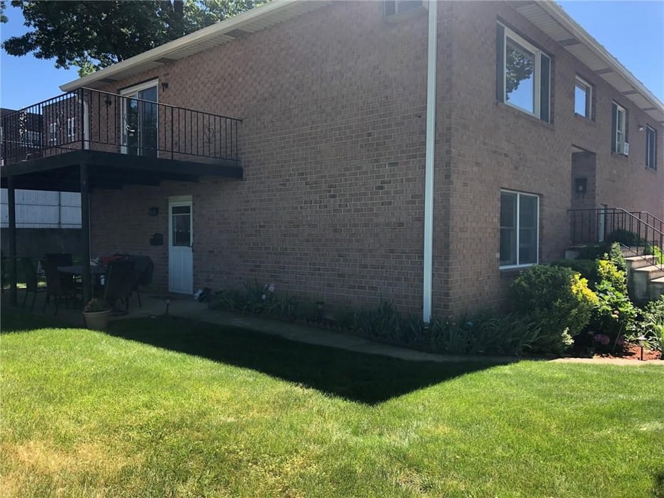 76 Perry Place Photo 16
