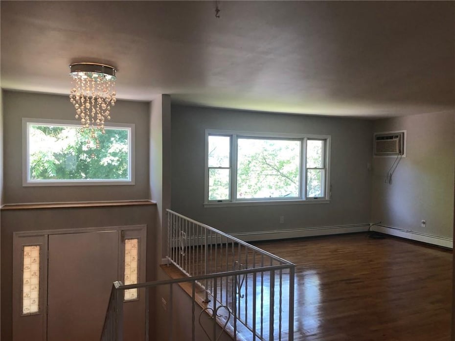 76 Perry Place Photo 9