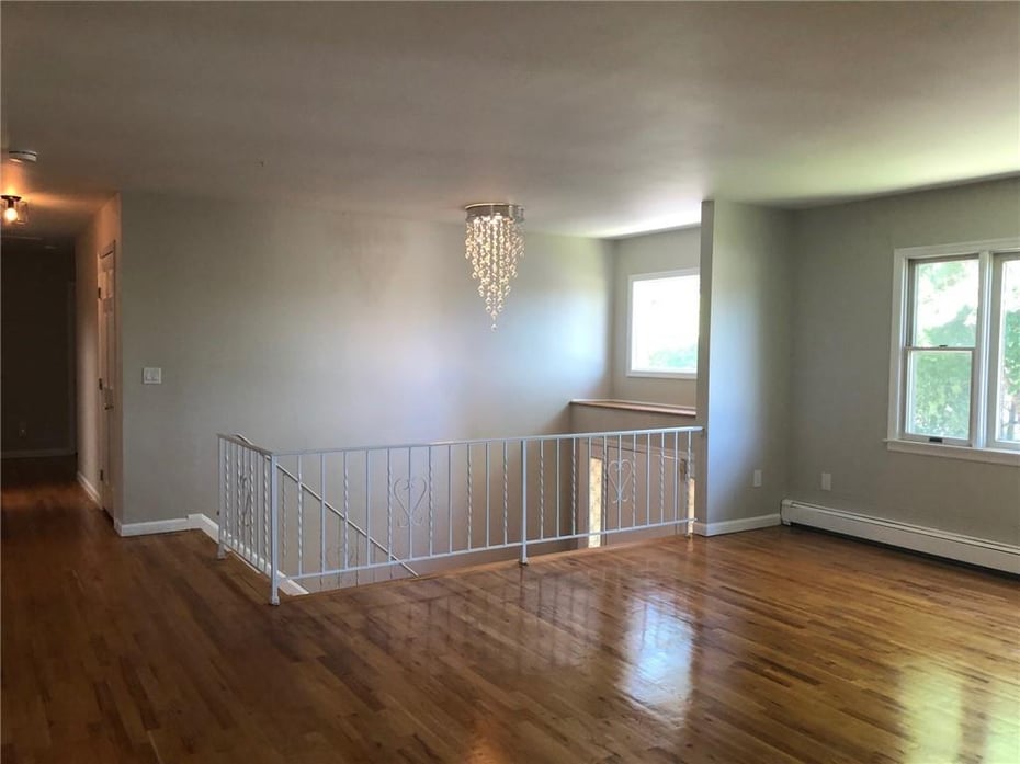 76 Perry Place Photo 8
