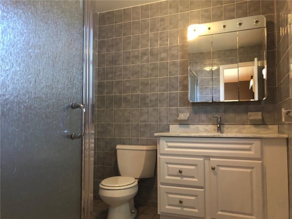 76 Perry Place Photo 10