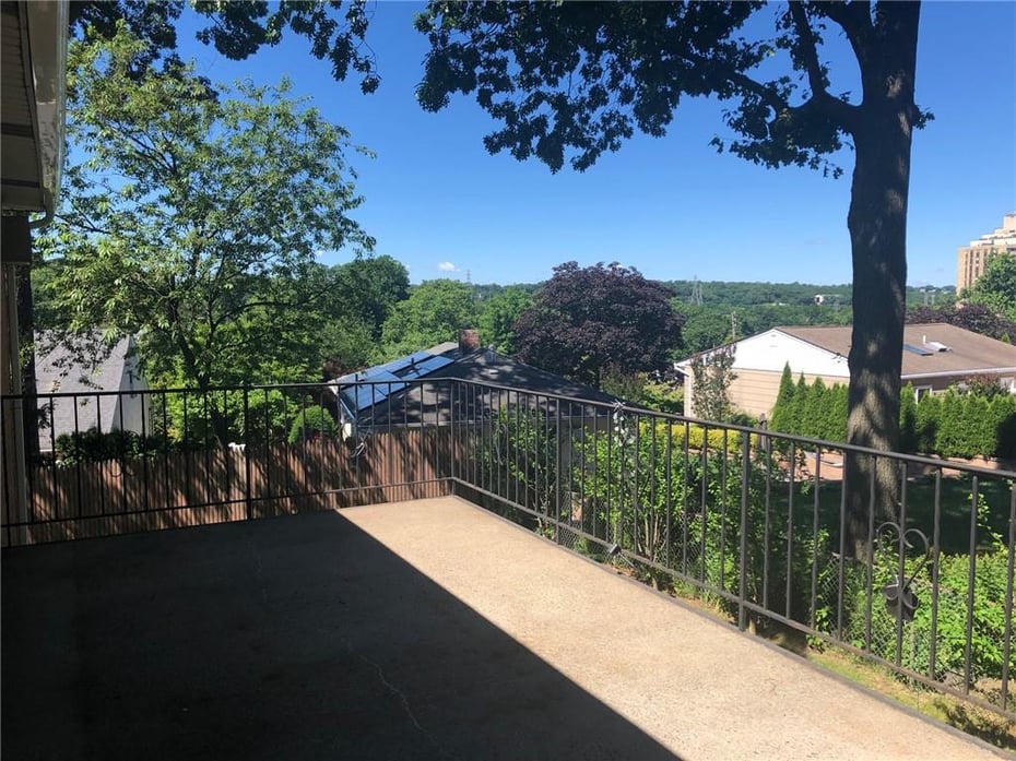 76 Perry Place Photo 5