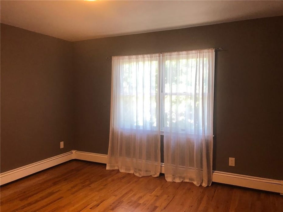 76 Perry Place Photo 12