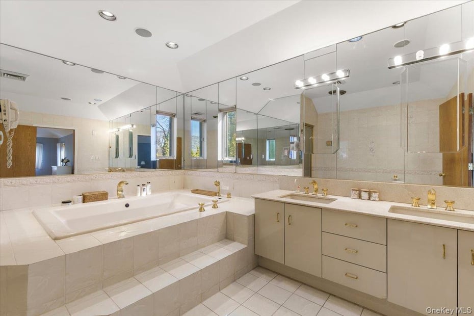 174 Lawrence Avenue Photo 17