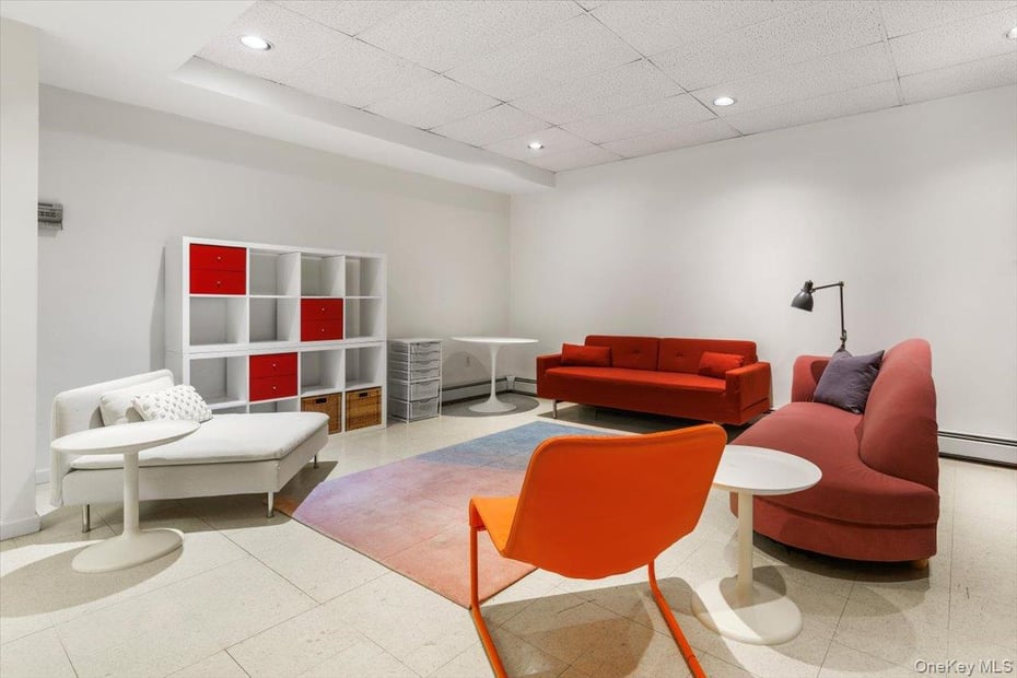 174 Lawrence Avenue Photo 22