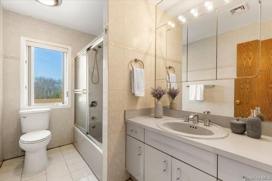 174 Lawrence Avenue Photo 20