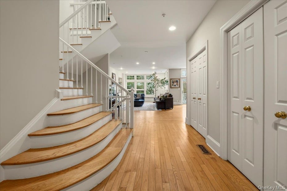 10 Old Jackson Avenue  #48 Photo 3