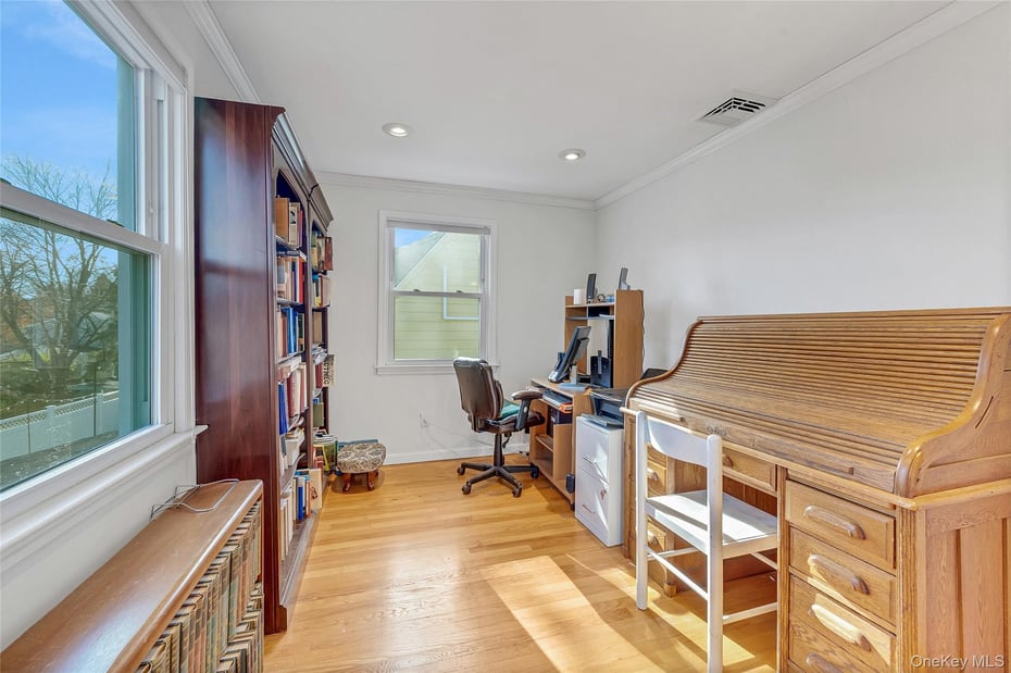 15 Andrew Road Photo 17