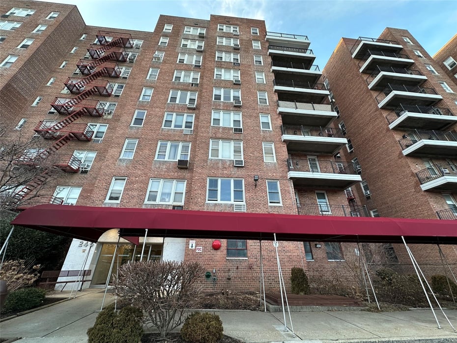 245 Rumsey Road  #7X Photo 2