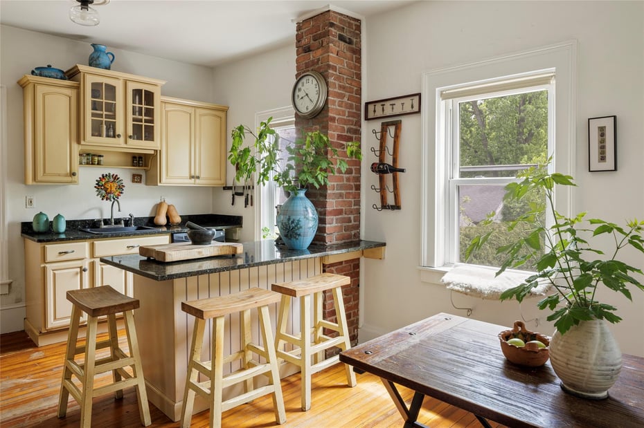 33 Hudson Avenue Photo 6