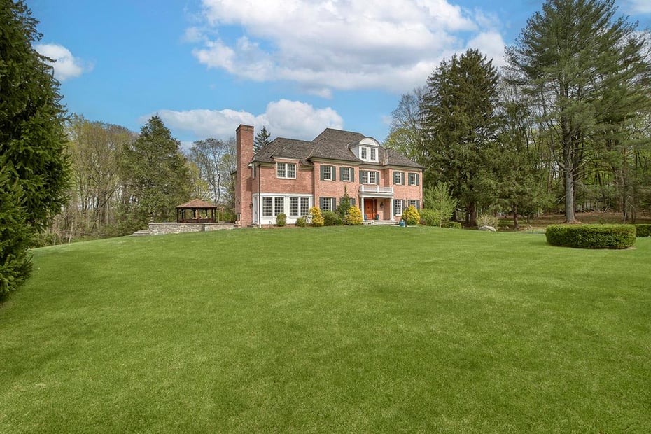 2 Heathcote Drive Photo 3