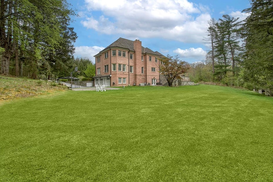 2 Heathcote Drive Photo 42