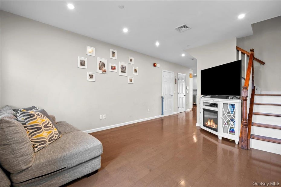 140 Winthrop Avenue Photo 3