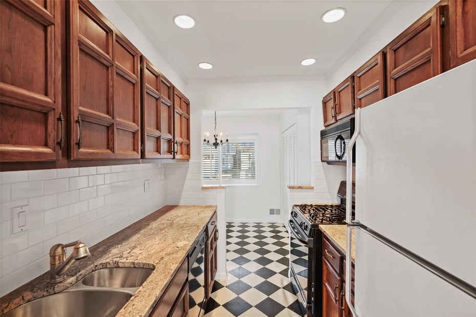 25 Barker Street  #205 Photo 5