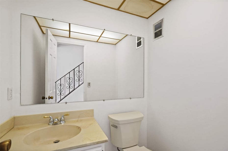 25 Barker Street  #205 Photo 6