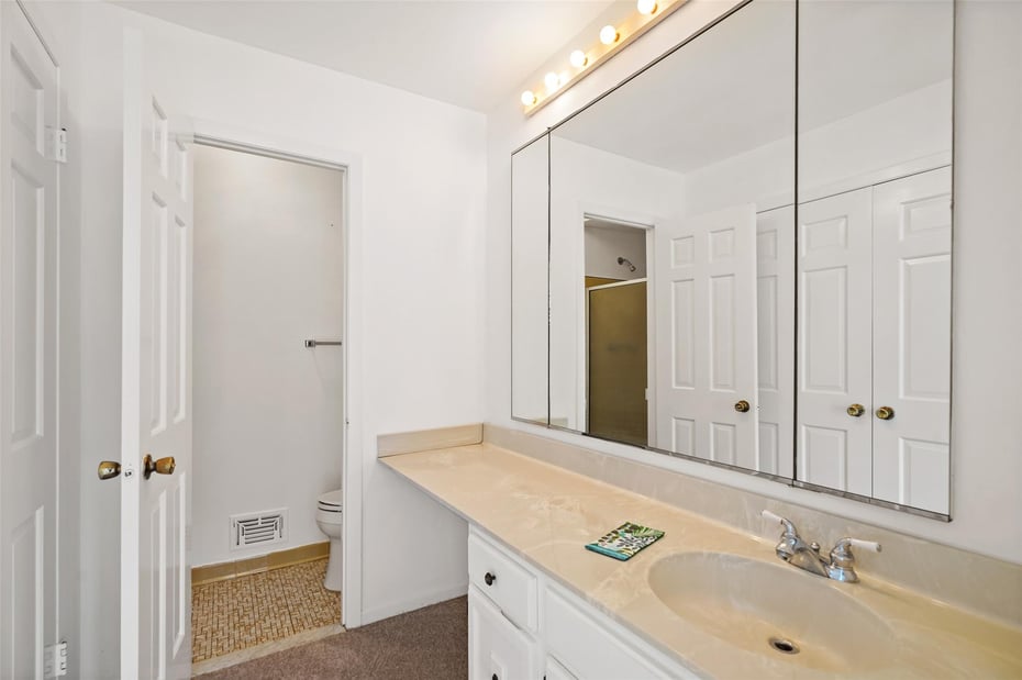 25 Barker Street  #205 Photo 16