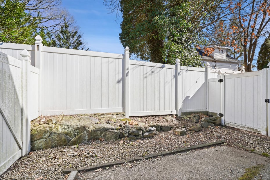 25 Barker Street  #205 Photo 17