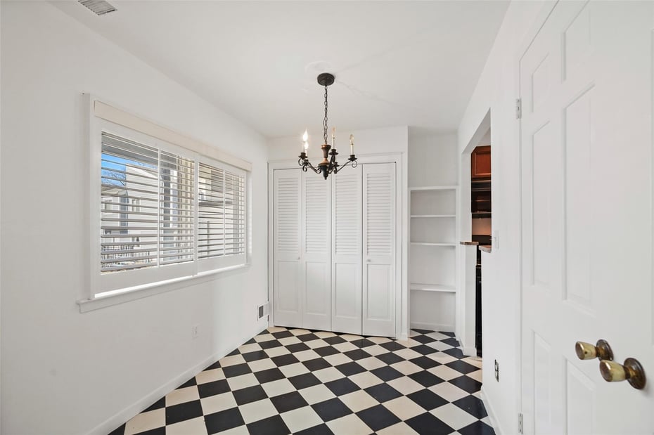 25 Barker Street  #205 Photo 3