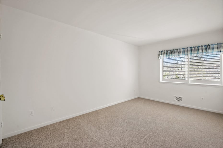 25 Barker Street  #205 Photo 13