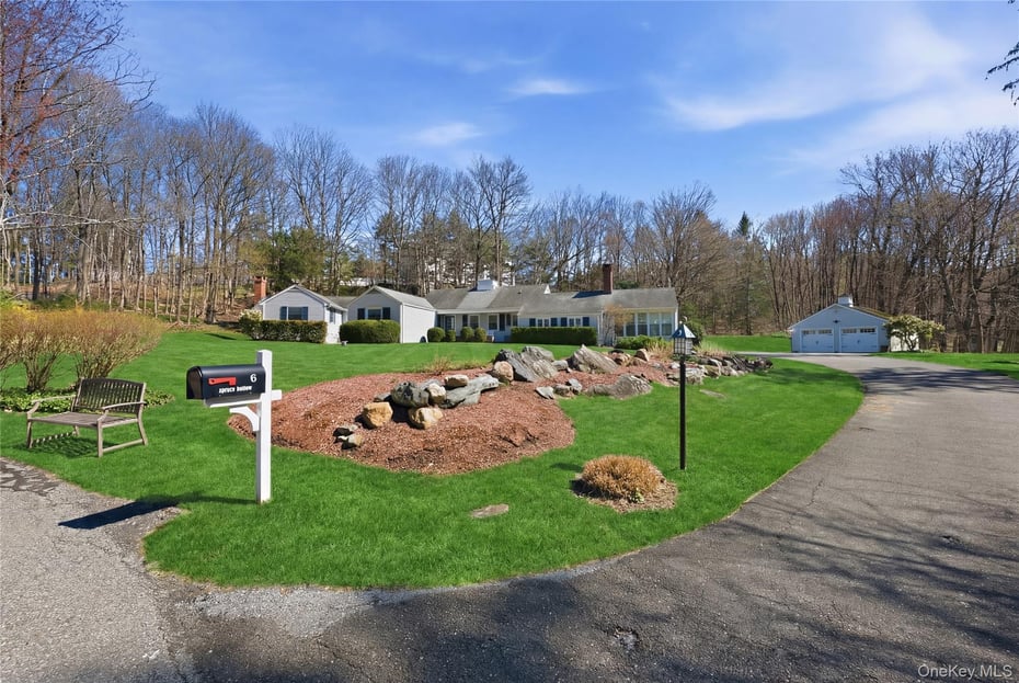 6 Spruce Hollow Photo 2