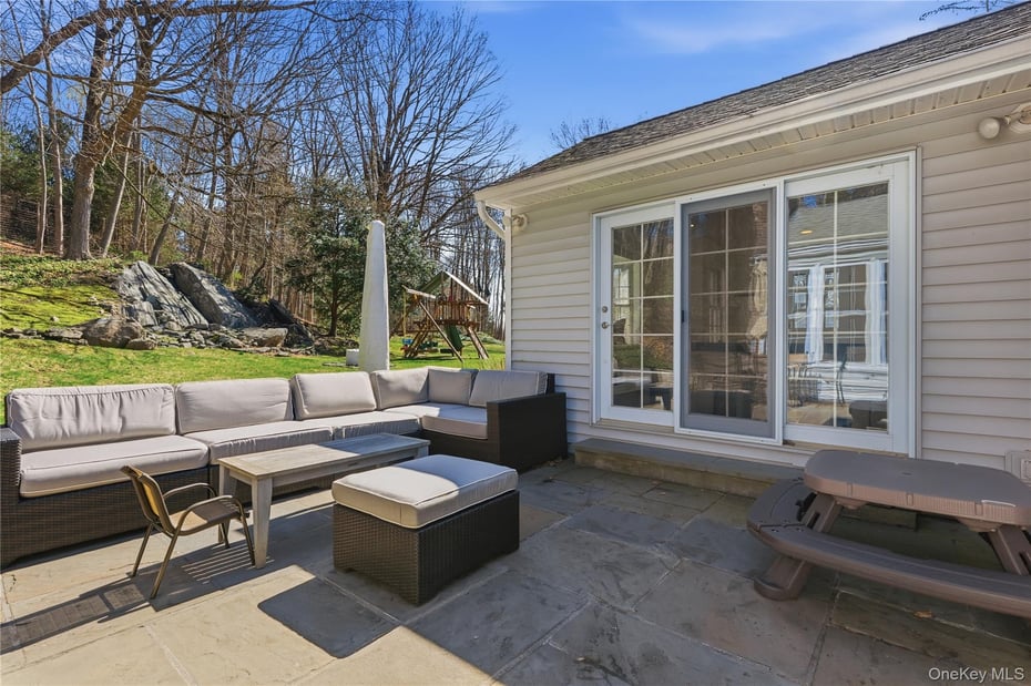 6 Spruce Hollow Photo 33