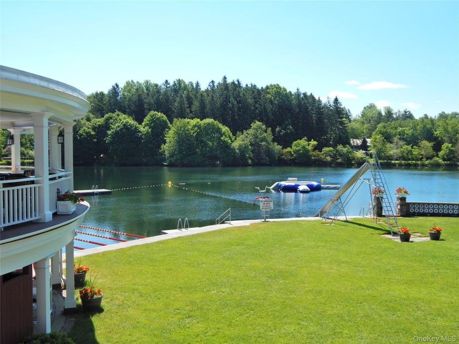 6 Spruce Hollow Photo 38