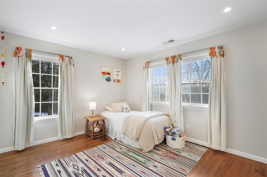 30 Schoolhouse Road Photo 19