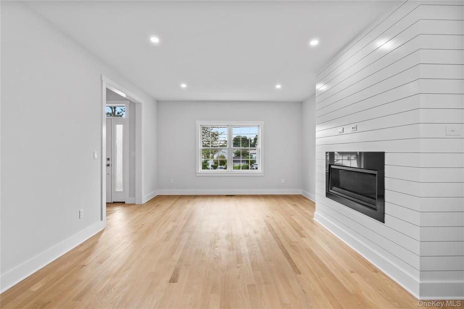 567 King Street Photo 11