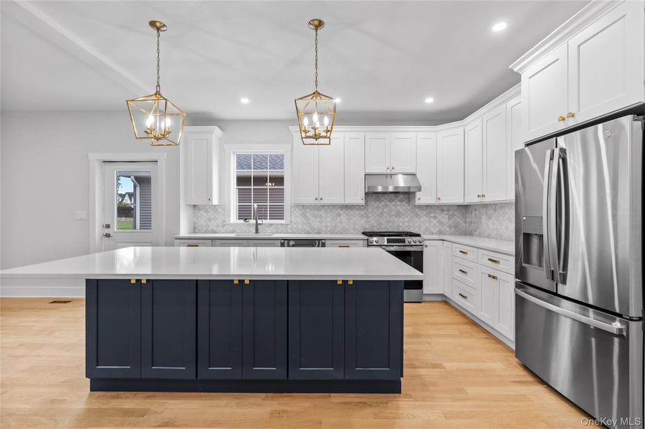 567 King Street Photo 7