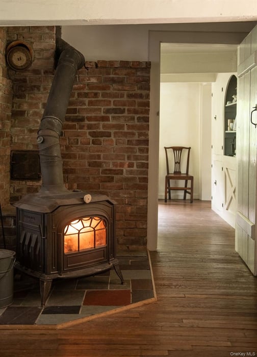 210 Bate Road Photo 8