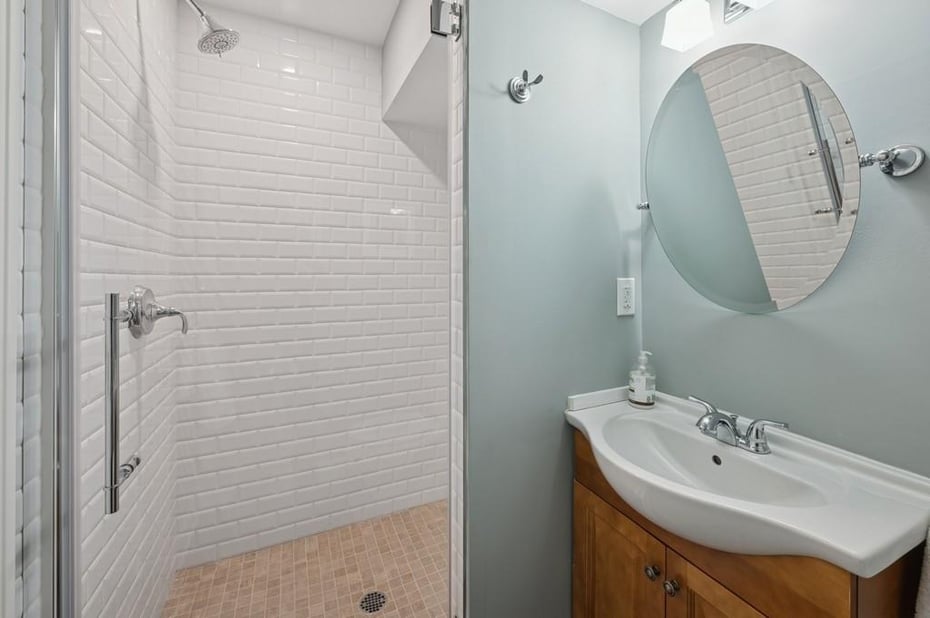 919 Sylvan Lane Photo 33