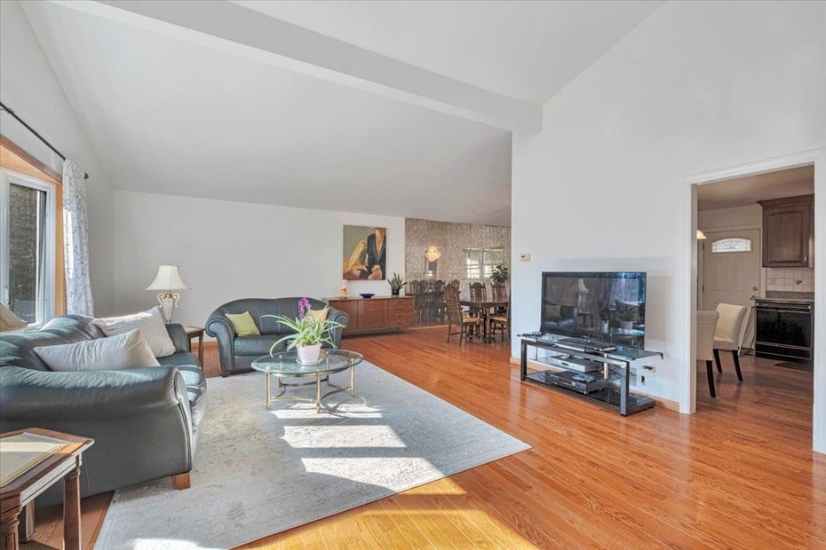537 Scarsdale Road Photo 3