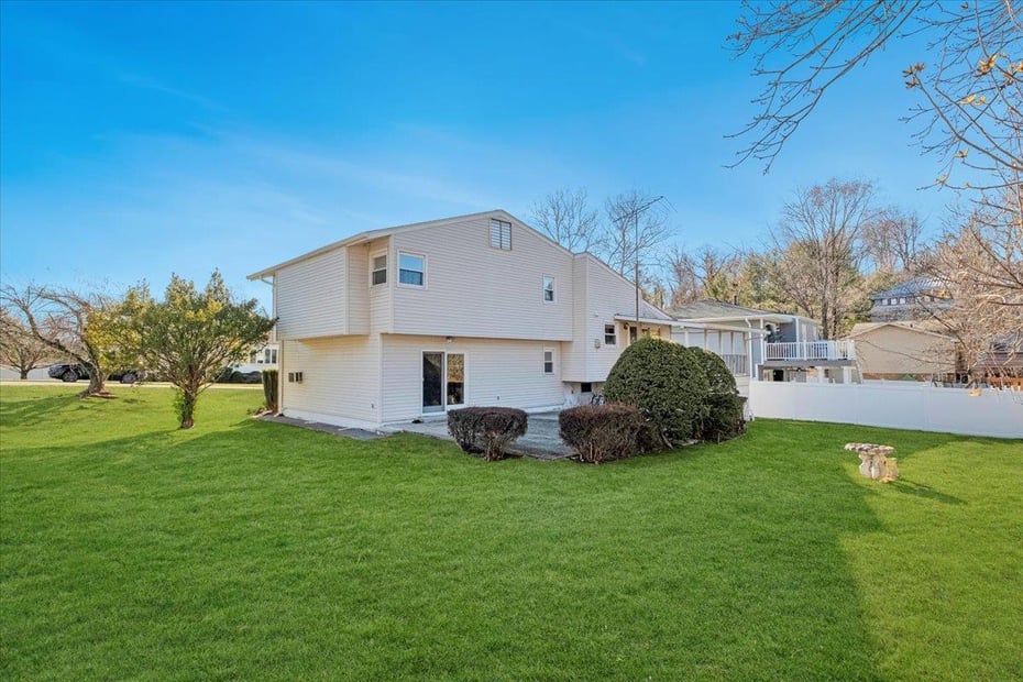537 Scarsdale Road Photo 22