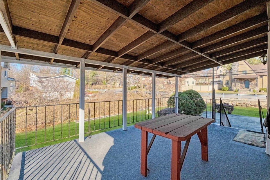 537 Scarsdale Road Photo 21