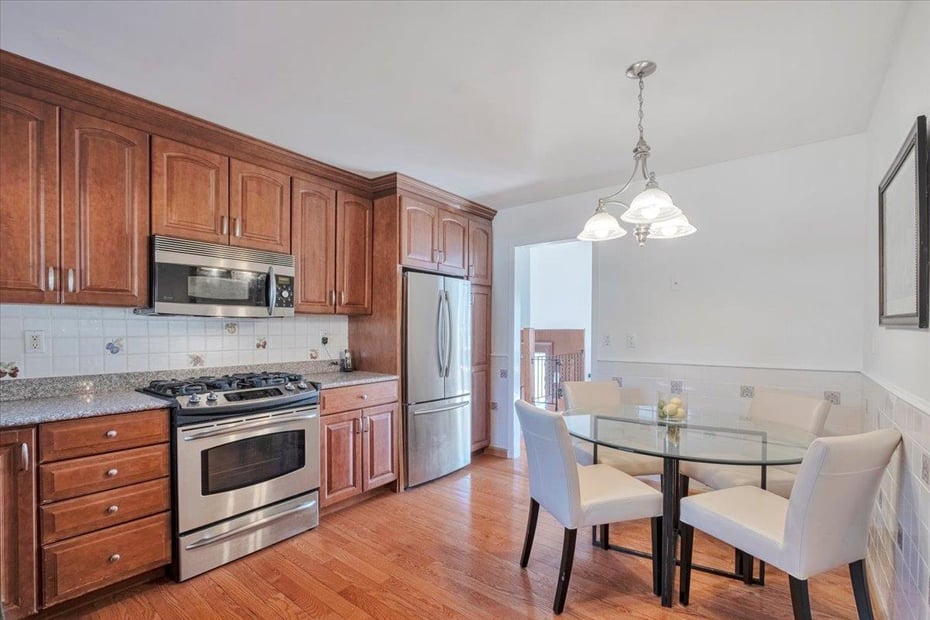 537 Scarsdale Road Photo 6