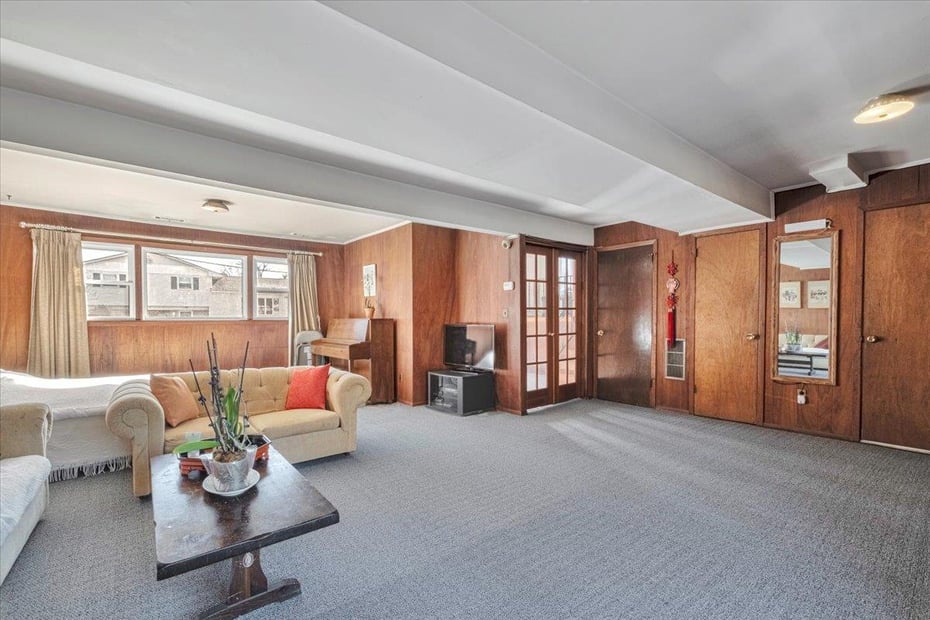 537 Scarsdale Road Photo 17