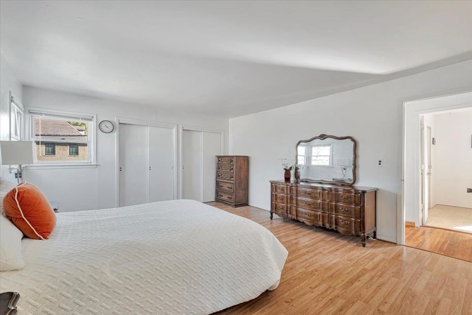 537 Scarsdale Road Photo 12