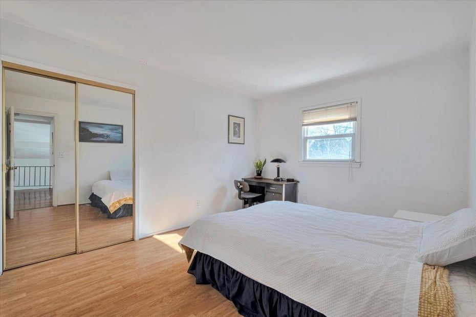 537 Scarsdale Road Photo 15