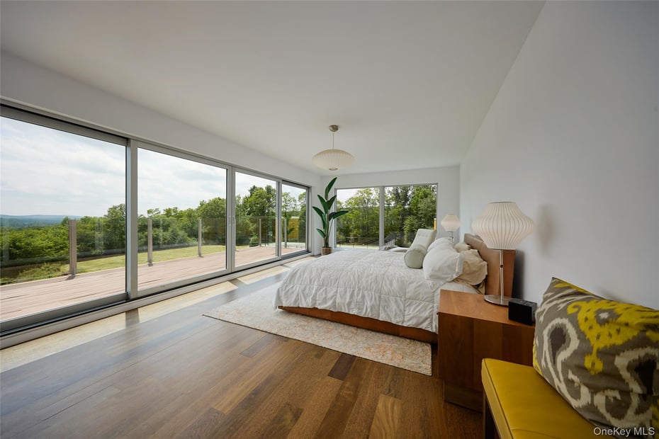 33 Ford Road Photo 29