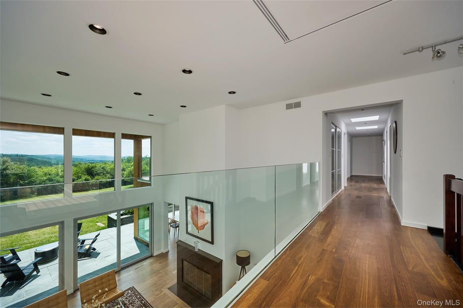 33 Ford Road Photo 27